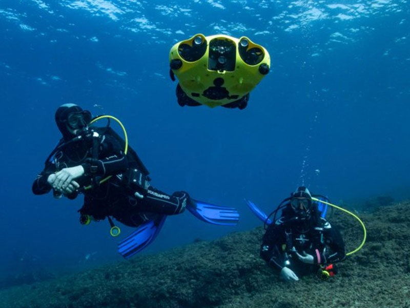 Underwater robot / Pipeline robot